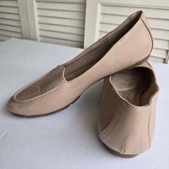 Cliff's by White Mountain Women's Size 7.5 Gracefully Smooth Taupe Loafers - Picture 6 of 16